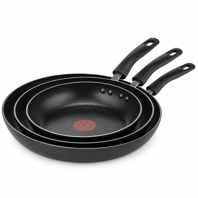 Tefal / Amazon Basics Set of 3 pans product photo